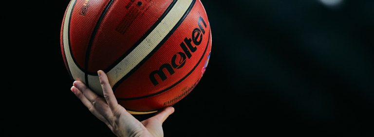 Federación Internacional de                     Baloncesto y Asociados FIBA