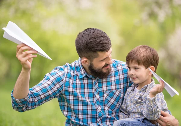 Paternidade na época pós-moderna: recuperar a figura do pai.