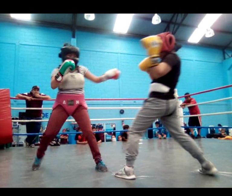 Práctica de Sparring en el Deportivo San Lorenzo Tlaltenango.