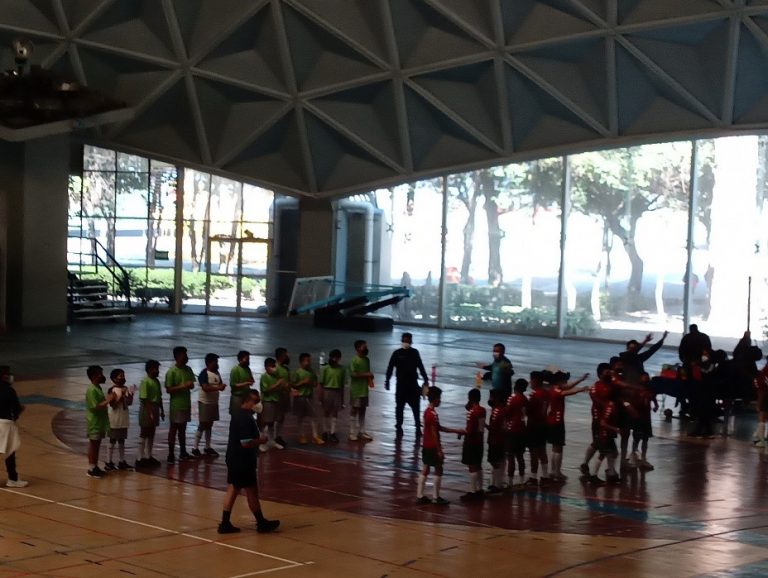 Fenomenales encuentros de Handball del sector escolar en la Miguel Hidalgo
